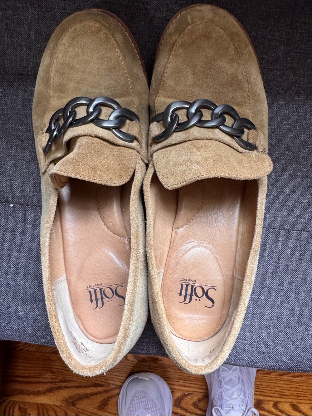 Sofft Women's Suede Loafers with Dark Metal Chain - Tan